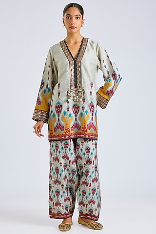Eggshell White Silk Dupion Printed Kurta Set by Rajdeep Ranawat