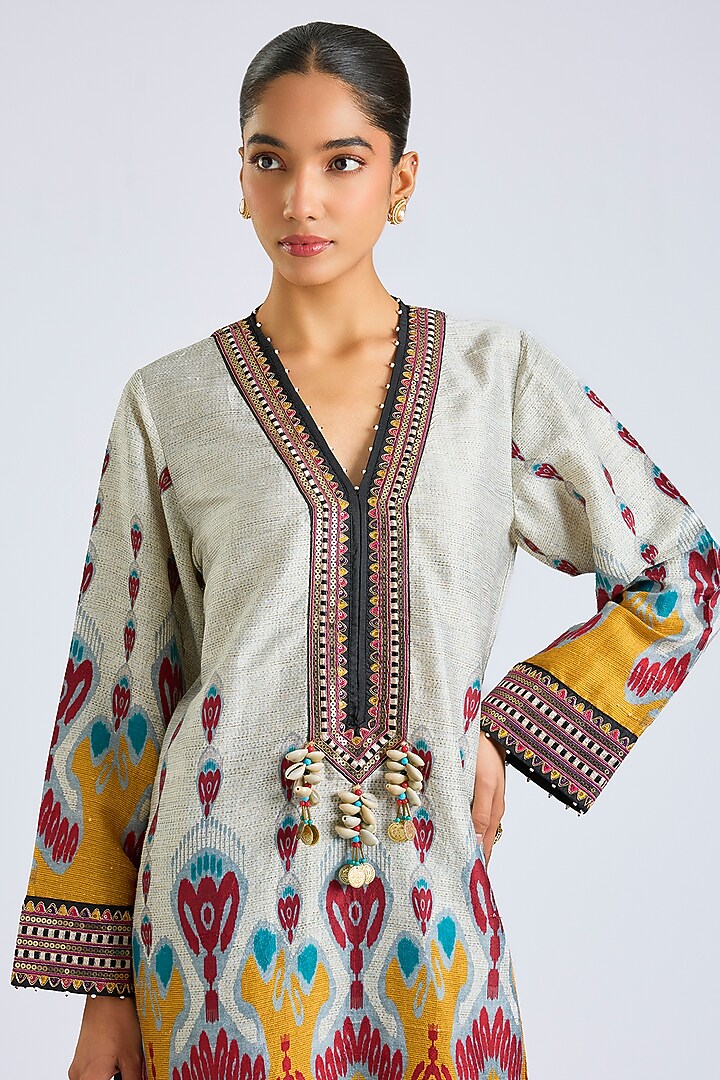 Eggshell White Silk Dupion Printed Kurta Set by Rajdeep Ranawat at Pernia's Pop Up Shop
