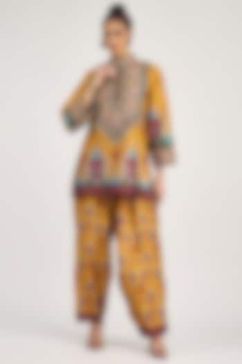 Mustard & Multi-Colored Dupion Silk Printed Short Kurta Set by Rajdeep Ranawat at Pernia's Pop Up Shop