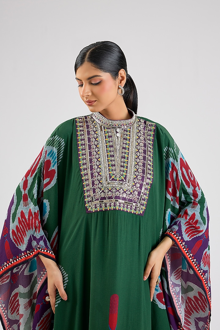 Emerald Green Bemberg Crepe Embroidered Boxy Kaftan by Rajdeep Ranawat at Pernia's Pop Up Shop