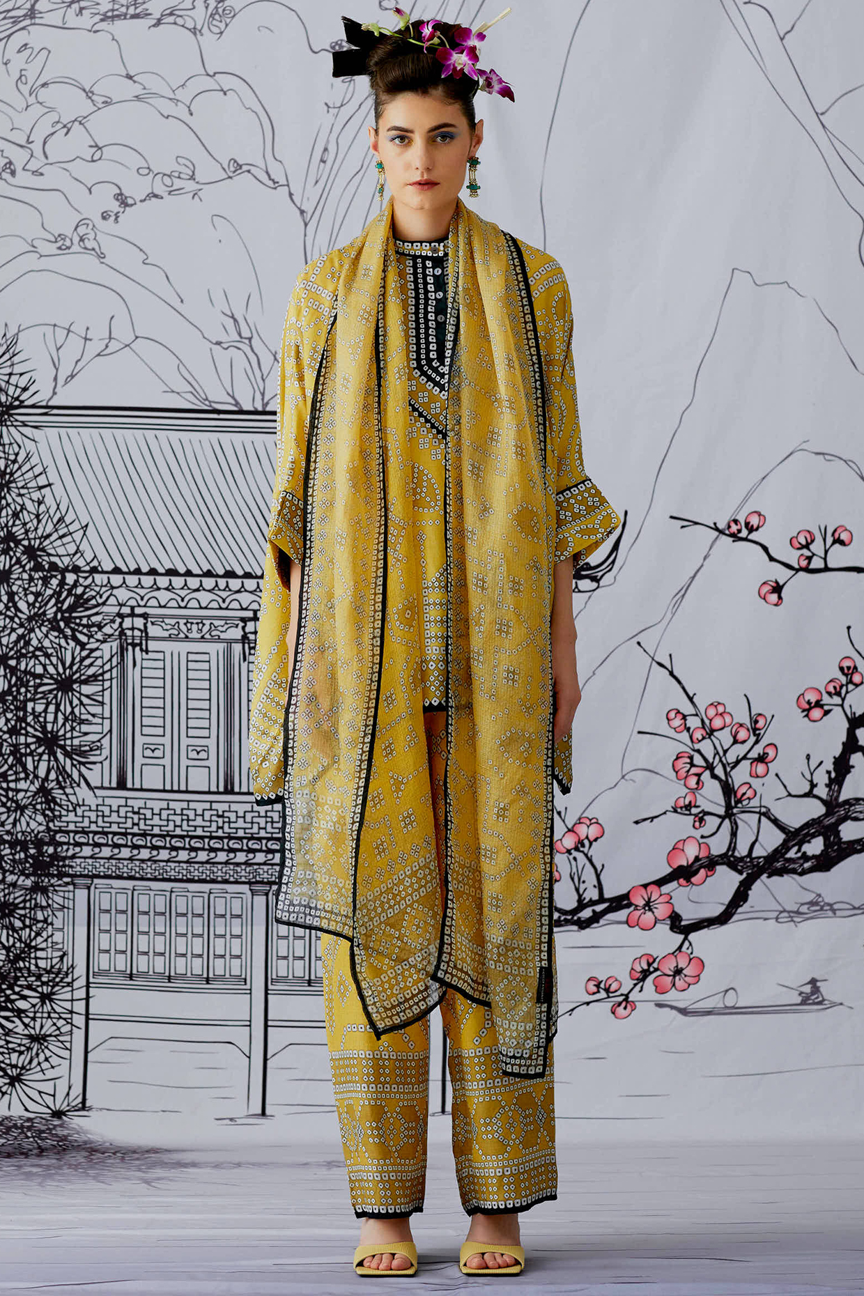 Butter Cup Tunic Set With Print by Rajdeep Ranawat