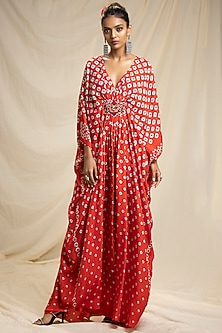 Red Kaftan With Jewelled Belt by Rajdeep Ranawat-WEDDING KAFTANS