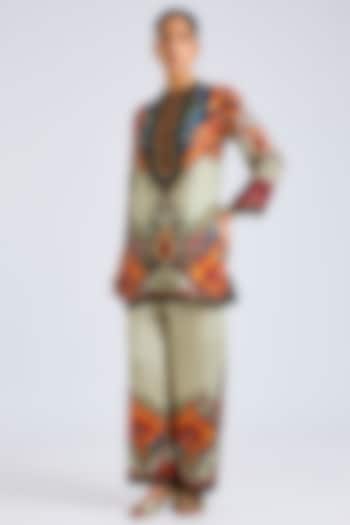 Egg-Shell White Silk Printed Kurta Set by Rajdeep Ranawat at Pernia's Pop Up Shop