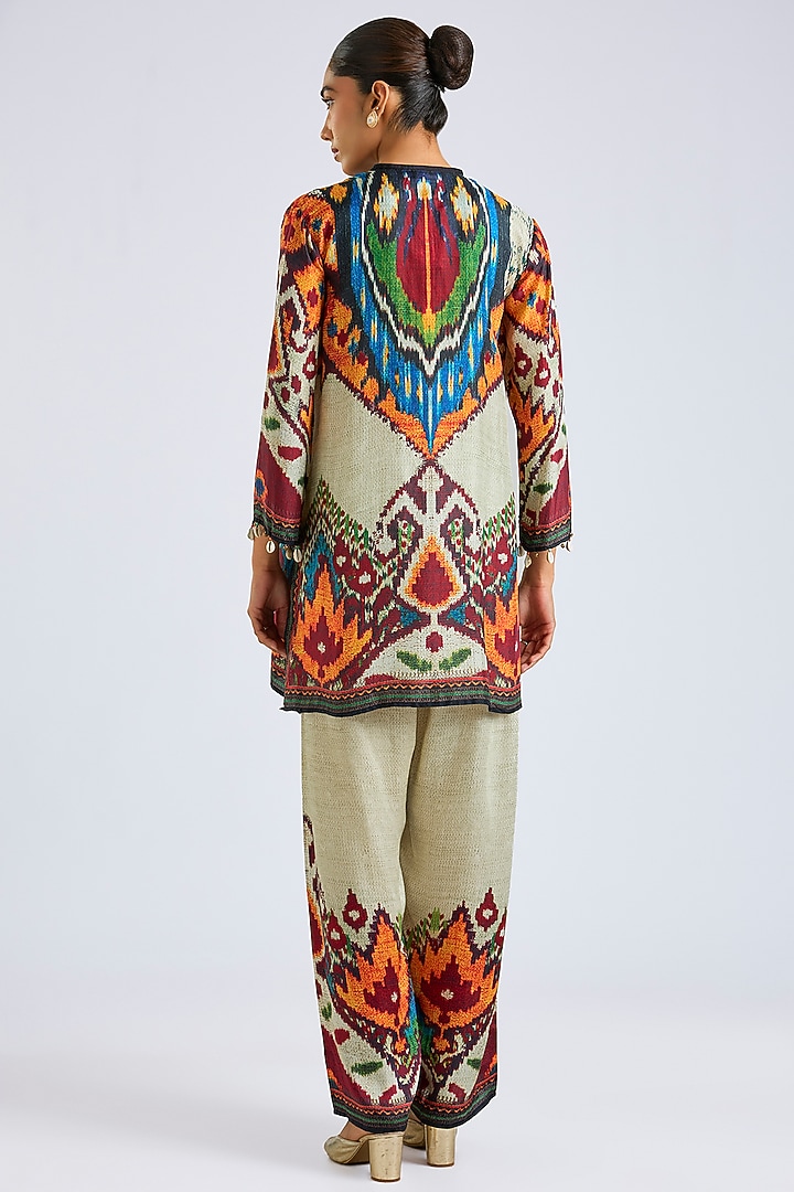 Eggshell & Orange Silk Printed Short Kurta Set by Rajdeep Ranawat at Pernia's Pop Up Shop