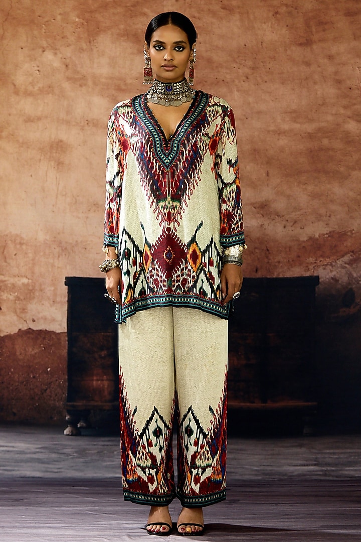 Eggshell & Brick Red Silk Printed Kurta Set by Rajdeep Ranawat at Pernia's Pop Up Shop