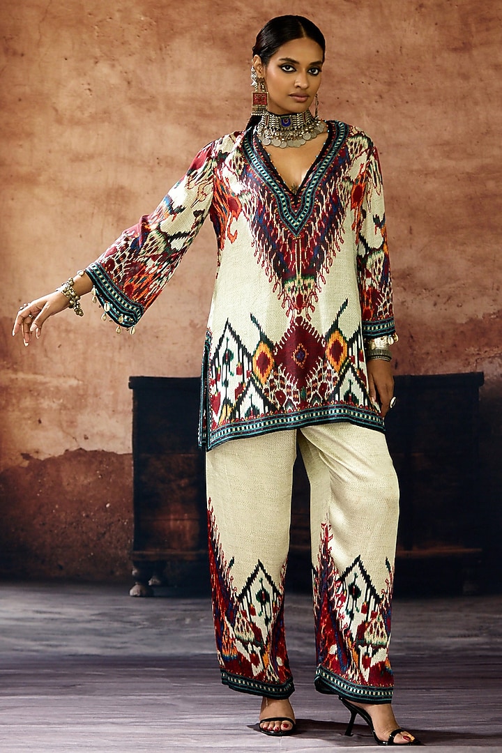 Eggshell & Brick Red Silk Printed Kurta Set by Rajdeep Ranawat at Pernia's Pop Up Shop