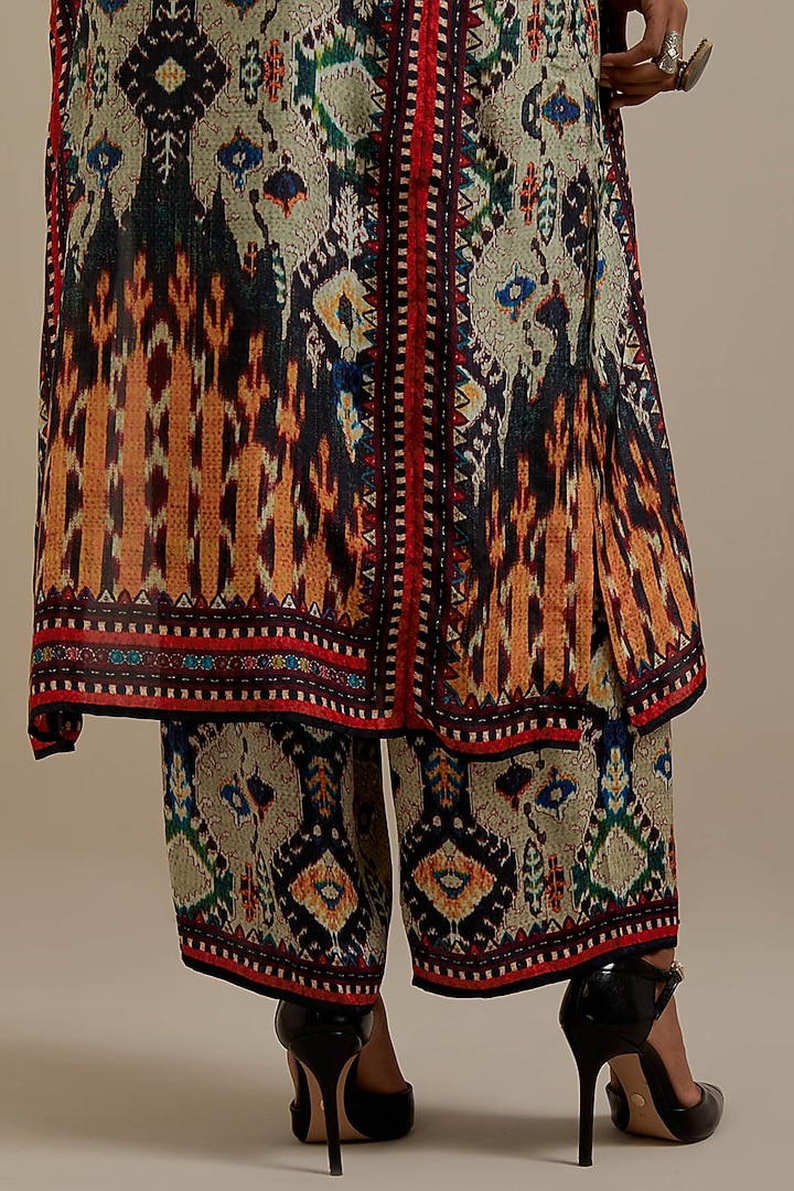 Egg-Shell Silk Printed Kurta Set by Rajdeep Ranawat at Pernia's Pop Up Shop