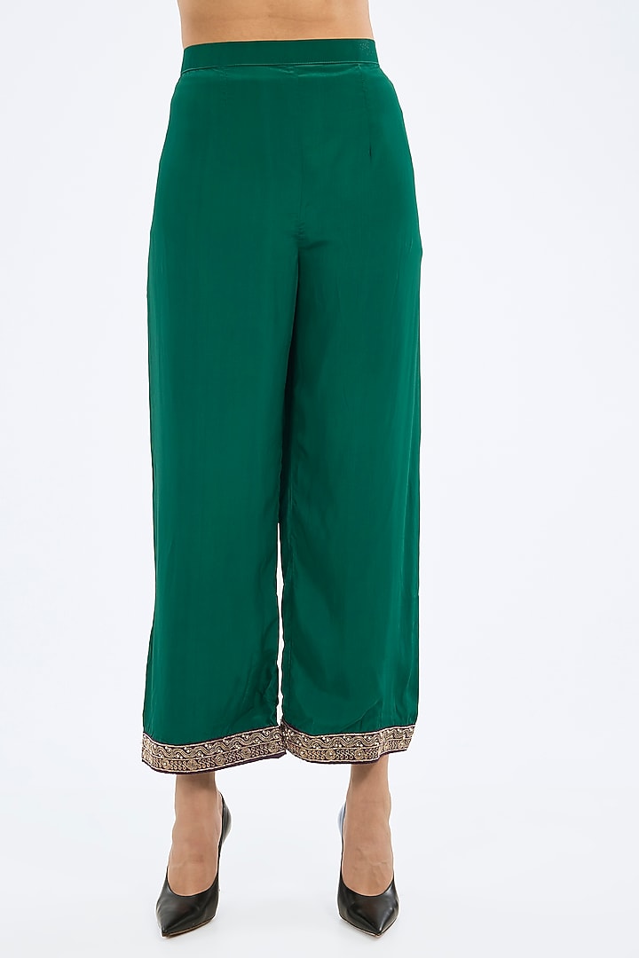 Emerald Green Bemberg Crepe Embroidered Kaftan Set by Rajdeep Ranawat at Pernia's Pop Up Shop