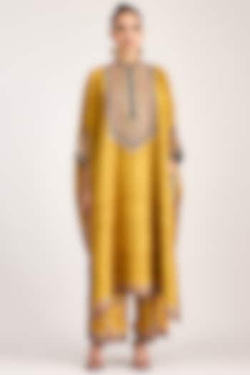 Mustard Silk Dupion Printed & Embroidered Boxy Kaftan by Rajdeep Ranawat at Pernia's Pop Up Shop