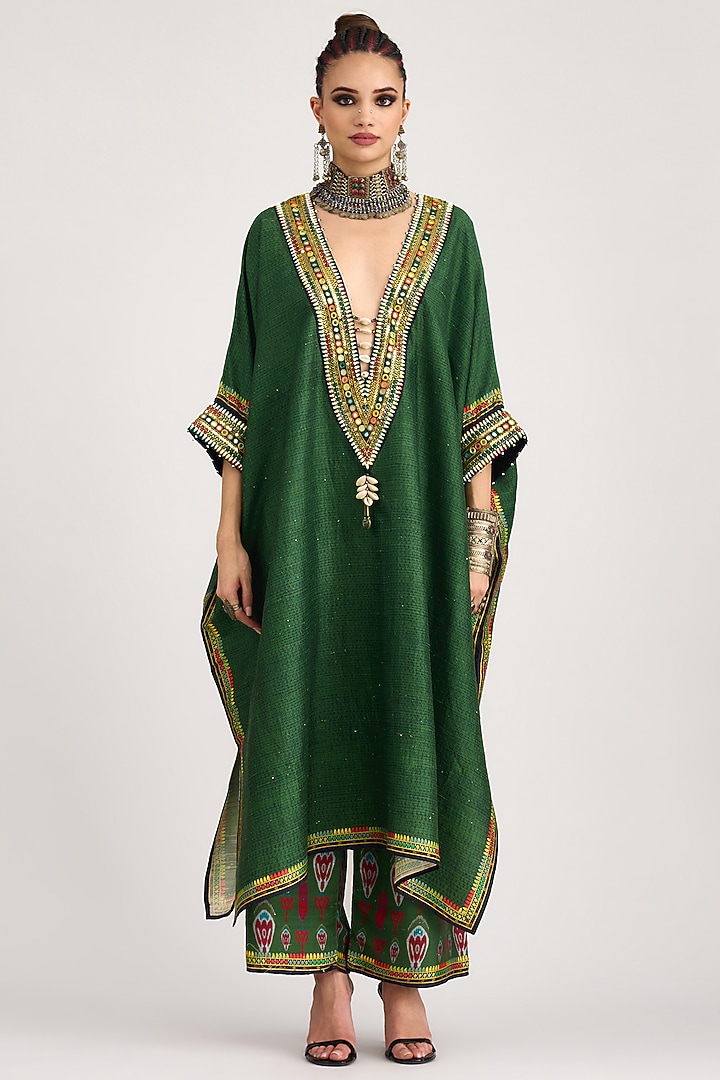 Emerald Green Silk Dupion Embroidered V-Neck Boxy Kaftan by Rajdeep Ranawat at Pernia's Pop Up Shop