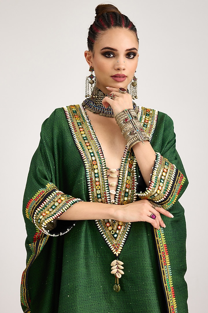 Emerald Green Silk Dupion Embroidered V-Neck Boxy Kaftan by Rajdeep Ranawat at Pernia's Pop Up Shop
