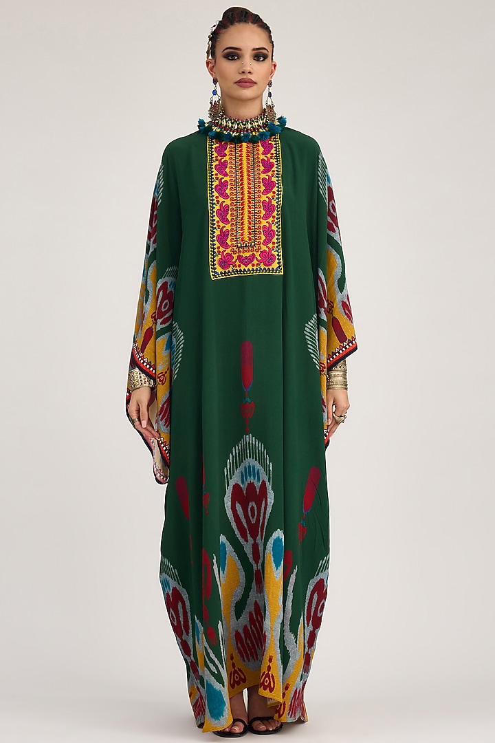 Emerald Green Bemberg Crepe Embroidered Boxy Kaftan by Rajdeep Ranawat at Pernia's Pop Up Shop