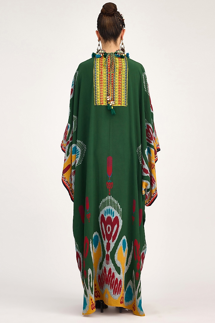 Emerald Green Bemberg Crepe Embroidered Boxy Kaftan by Rajdeep Ranawat at Pernia's Pop Up Shop