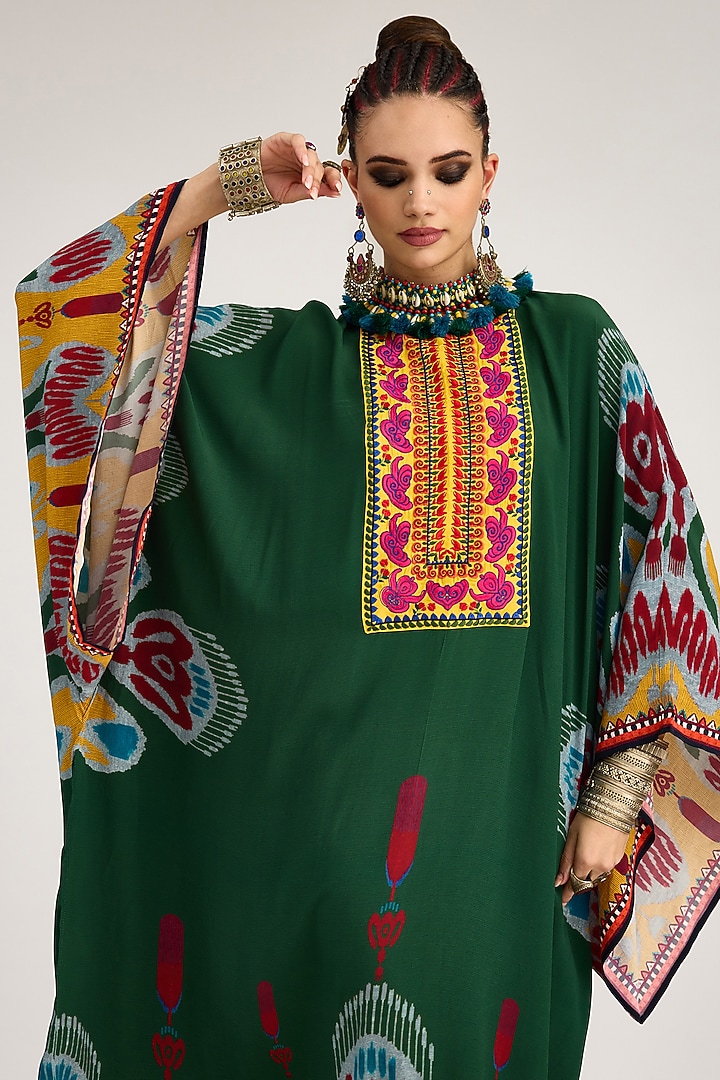 Emerald Green Bemberg Crepe Embroidered Boxy Kaftan by Rajdeep Ranawat at Pernia's Pop Up Shop