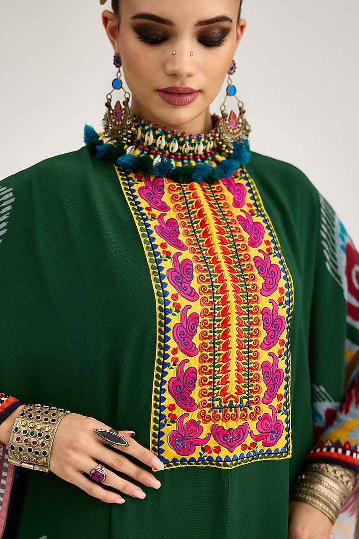 Emerald Green Bemberg Crepe Embroidered Boxy Kaftan by Rajdeep Ranawat at Pernia's Pop Up Shop