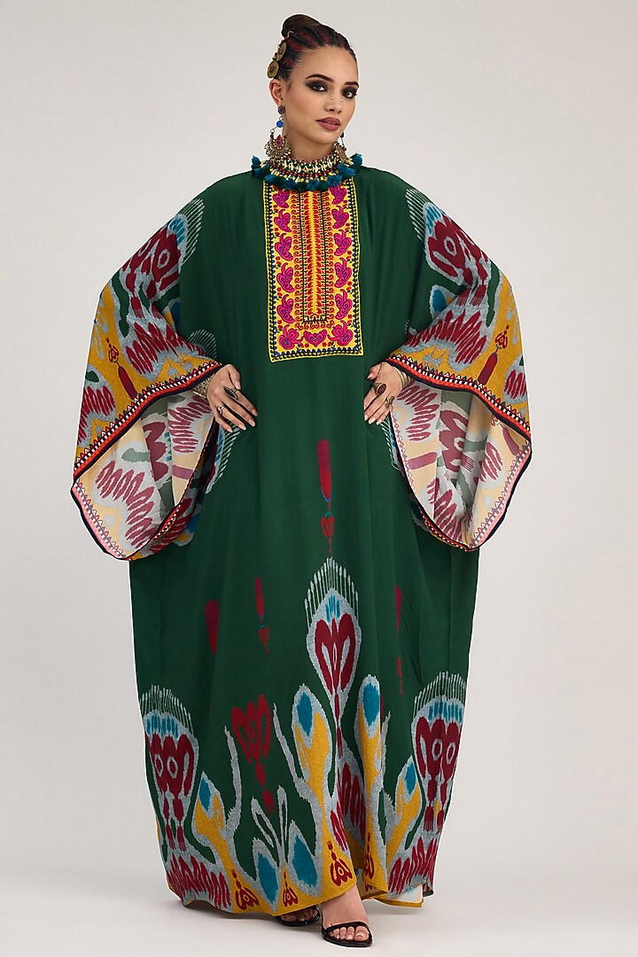 Emerald Green Bemberg Crepe Embroidered Boxy Kaftan by Rajdeep Ranawat at Pernia's Pop Up Shop