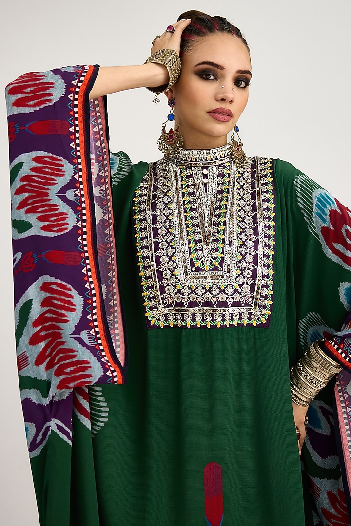 Emerald Green Bemberg Crepe Embroidered Boxy Kaftan by Rajdeep Ranawat at Pernia's Pop Up Shop