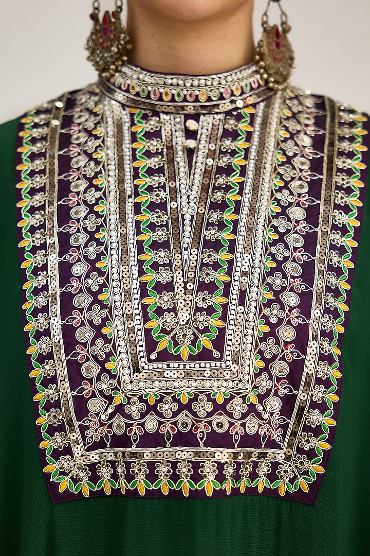 Emerald Green Bemberg Crepe Embroidered Boxy Kaftan by Rajdeep Ranawat at Pernia's Pop Up Shop
