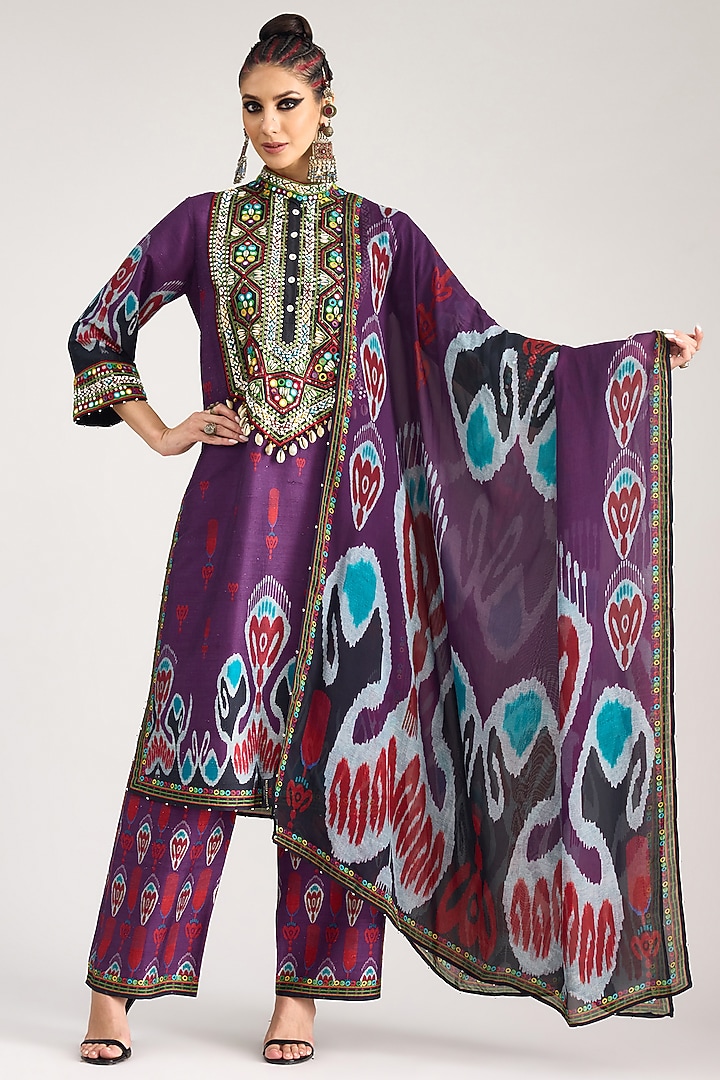 Purple Silk Chiffon Printed Dupatta by Rajdeep Ranawat at Pernia's Pop Up Shop