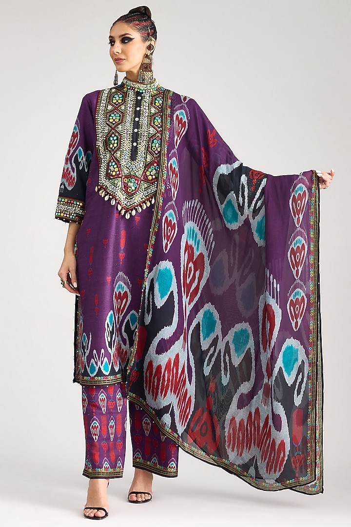 Purple Silk Chiffon Printed Dupatta by Rajdeep Ranawat at Pernia's Pop Up Shop