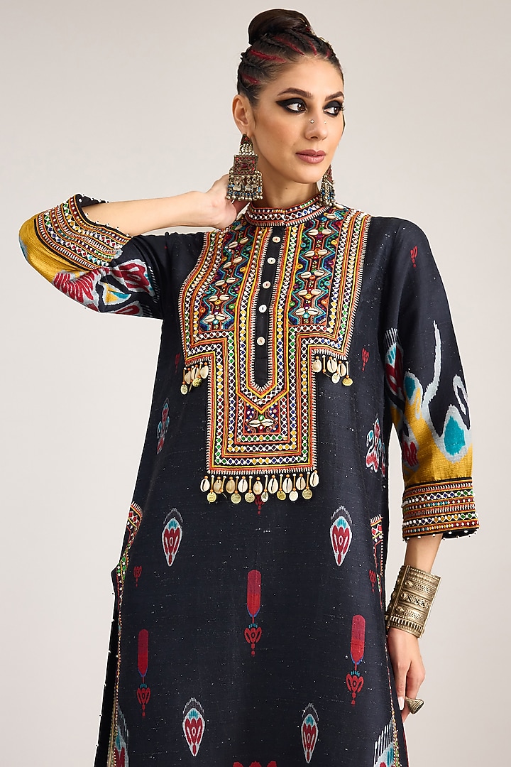 Black Silk Dupion Printed Kurta by Rajdeep Ranawat at Pernia's Pop Up Shop