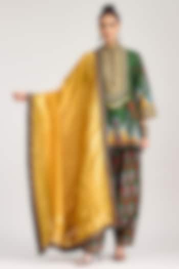 Mustard Organza Printed Banarasi Dupatta by Rajdeep Ranawat at Pernia's Pop Up Shop