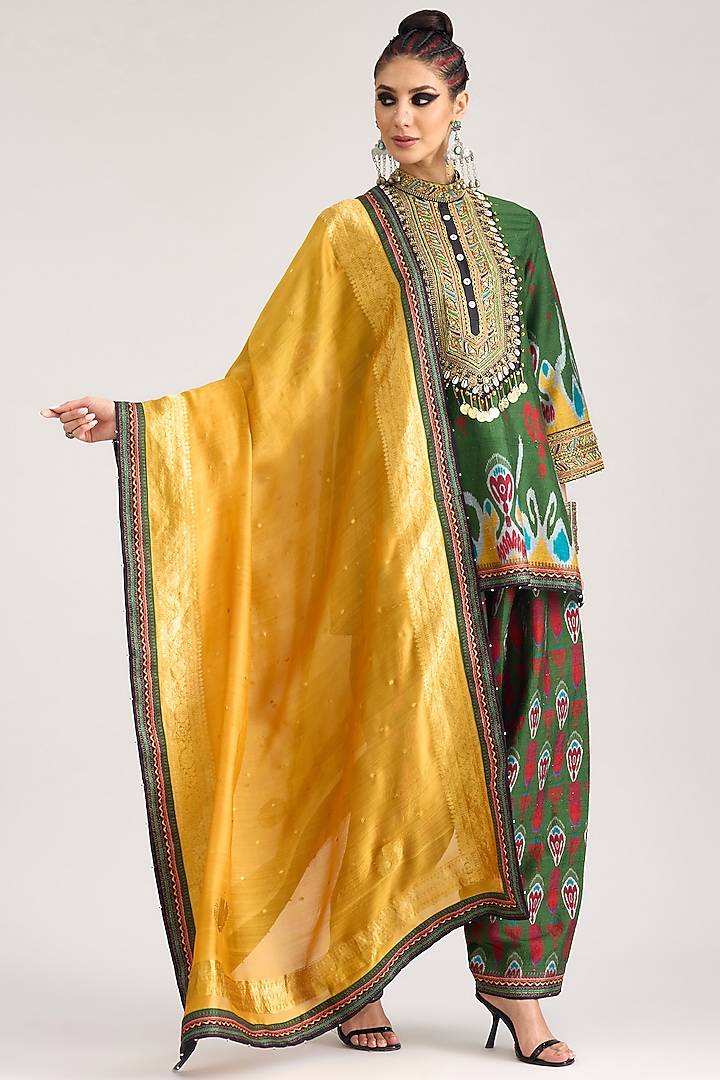 Mustard Organza Printed Banarasi Dupatta by Rajdeep Ranawat at Pernia's Pop Up Shop