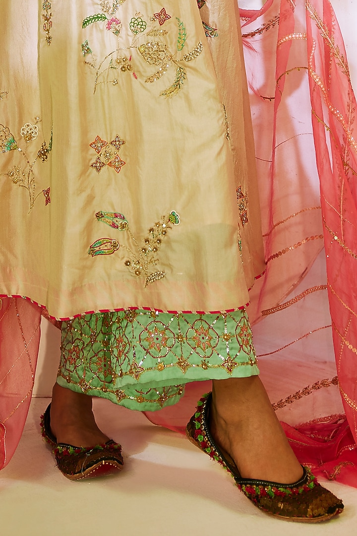 Ivory Silk Hand Embroidered Kurta Set by Raji ramniq at Pernia's Pop Up Shop