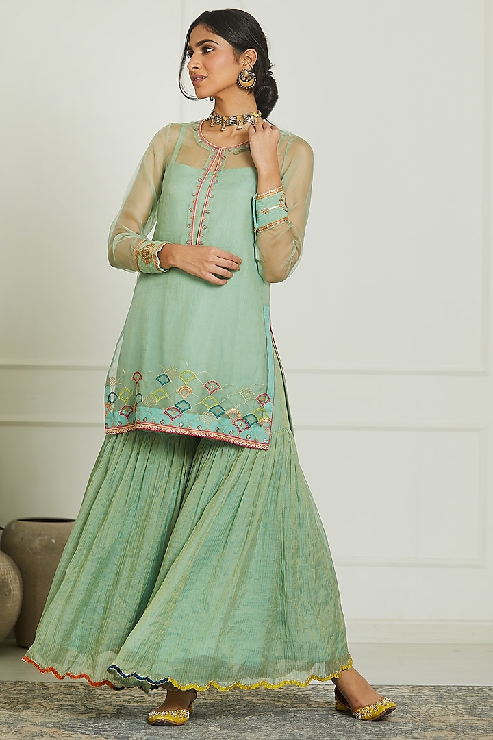 Powder Blue Organza Hand Embroidered Short Kurta Set Design by Raji ramniq  at Pernia's Pop Up Shop 2024