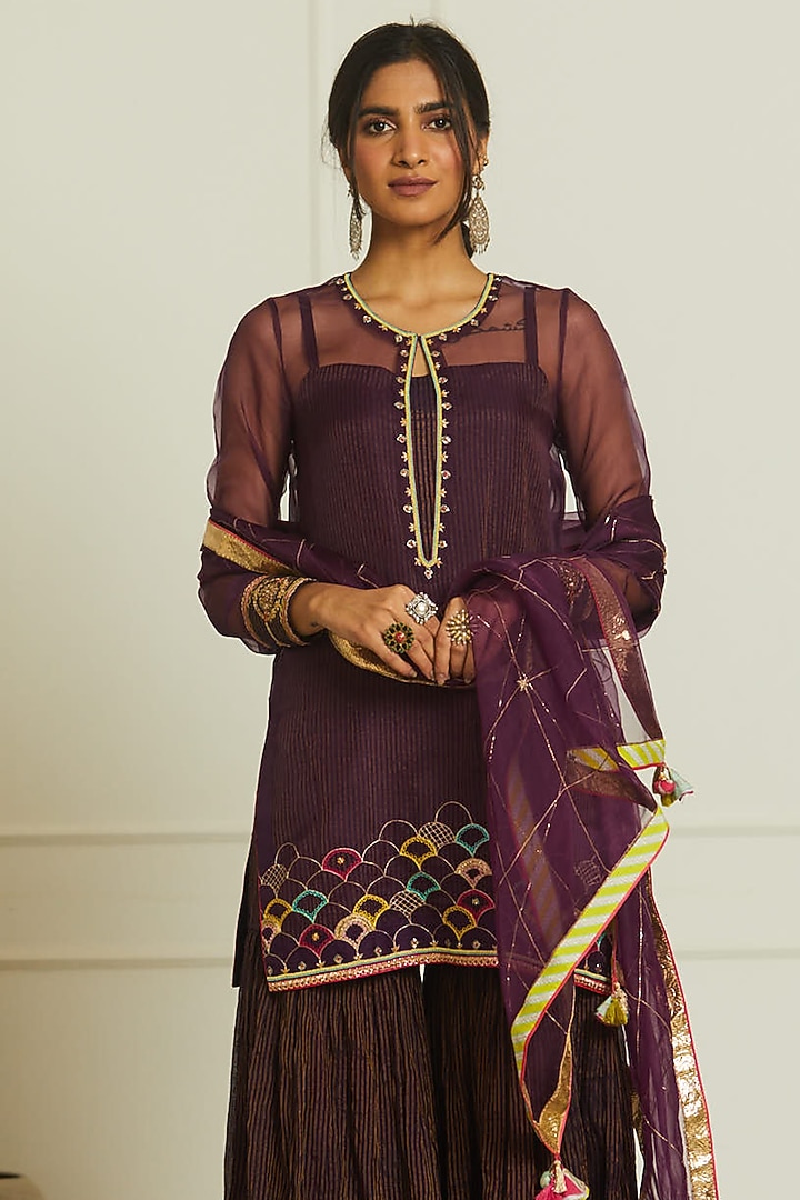 Purple Organza Hand Embroidered Short Kurta Set by Raji ramniq at Pernia's Pop Up Shop
