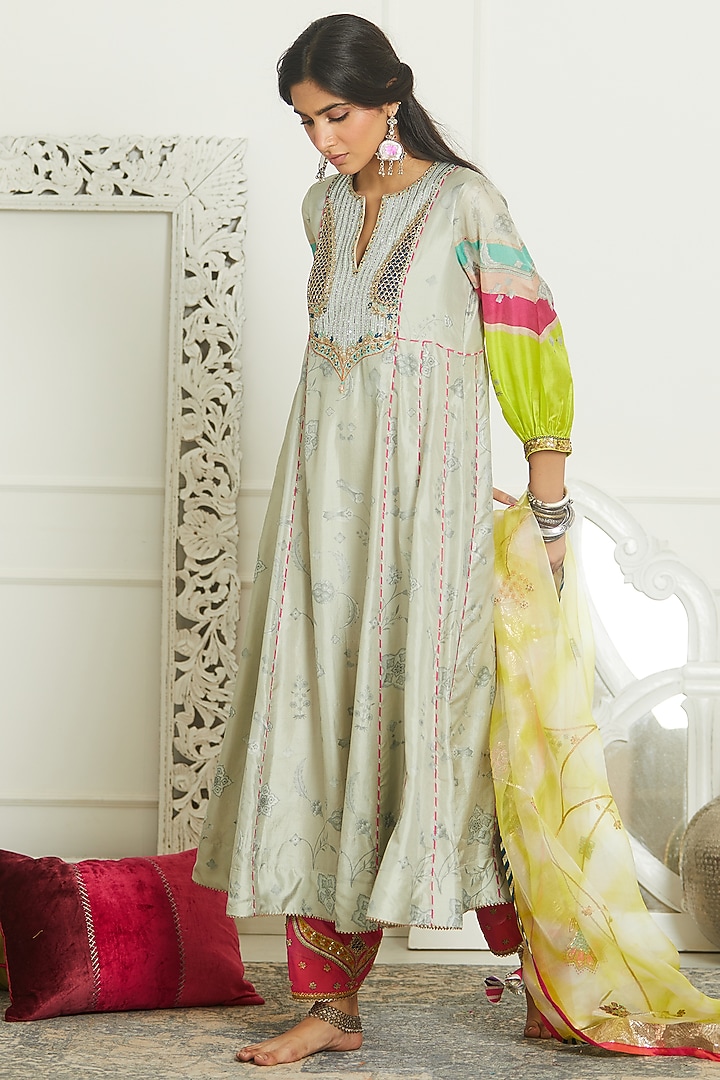 Grey Silk Printed & Hand Embroidered Kurta Set by Raji ramniq at Pernia's Pop Up Shop