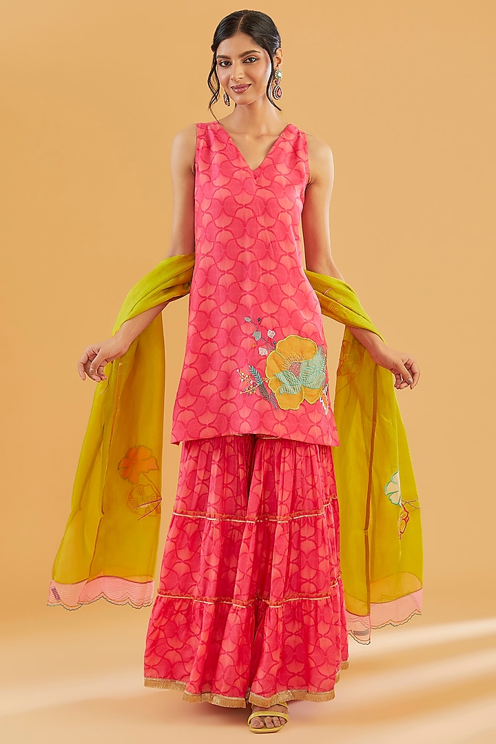 Magenta Cotton Silk Printed Tiered Gharara Set by Raji Ramniq at Pernia's Pop Up Shop