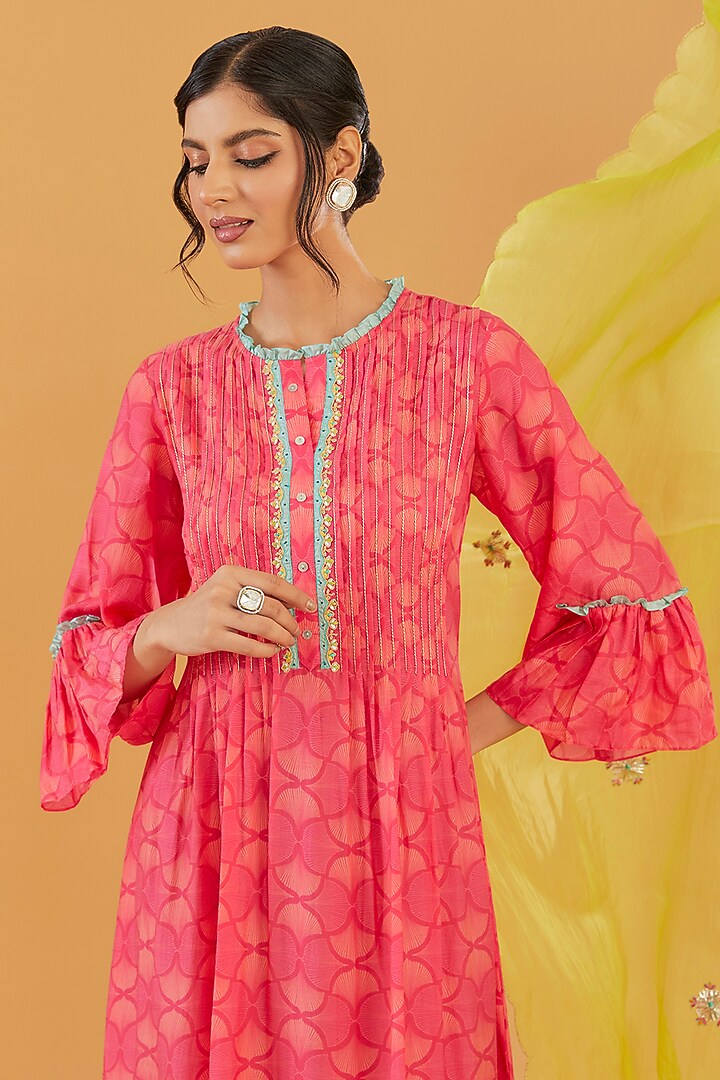 Magenta Cotton Silk Printed & Embroidered Kurta Set by Raji Ramniq at Pernia's Pop Up Shop