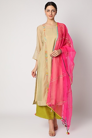 Beige Chanderi Kurta Set by Raji ramniq