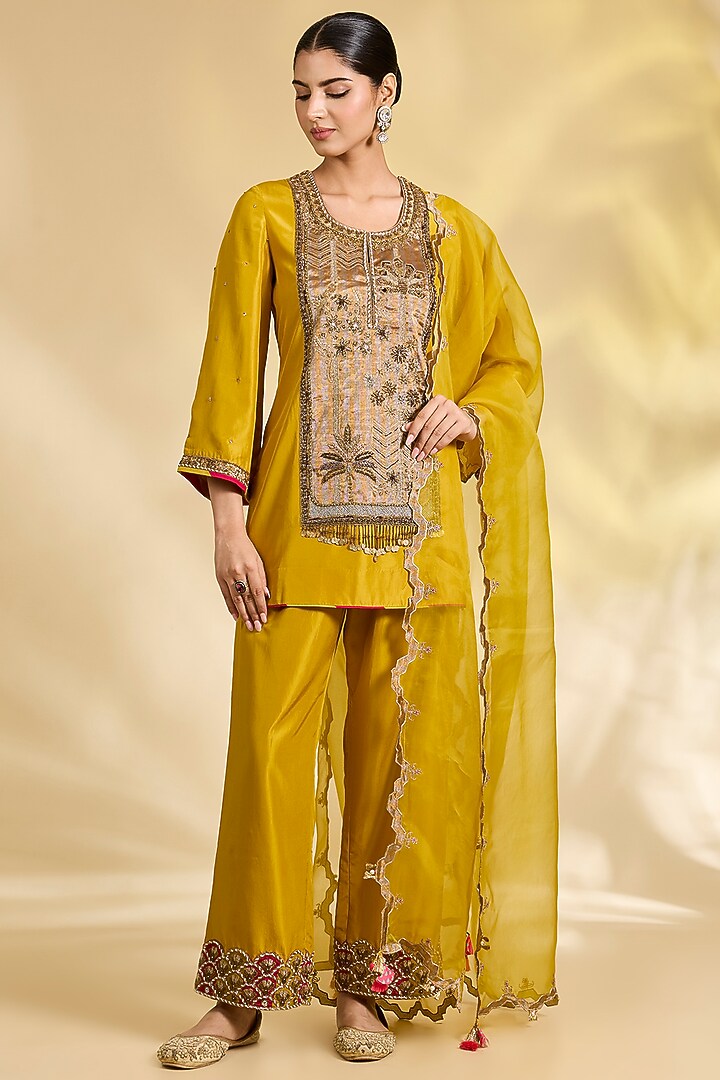 Yellow Silk Hand Embroidered Short Kurta Set by Raji Ramniq at Pernia's Pop Up Shop