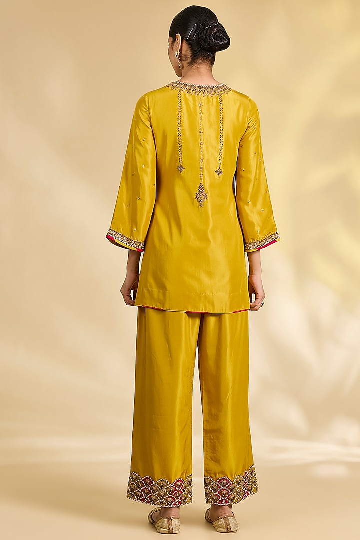 Yellow Silk Hand Embroidered Short Kurta Set by Raji Ramniq at Pernia's Pop Up Shop