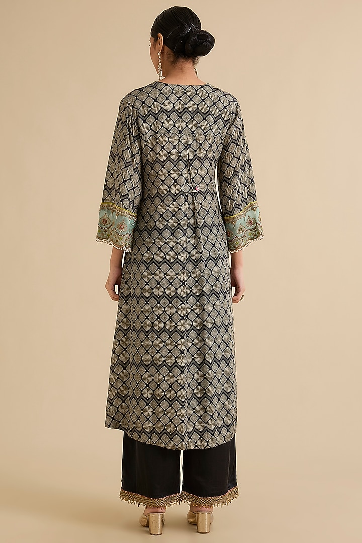 Black Crepe Printed Box-Pleated Kurta Set by Raji ramniq at Pernia's Pop Up Shop