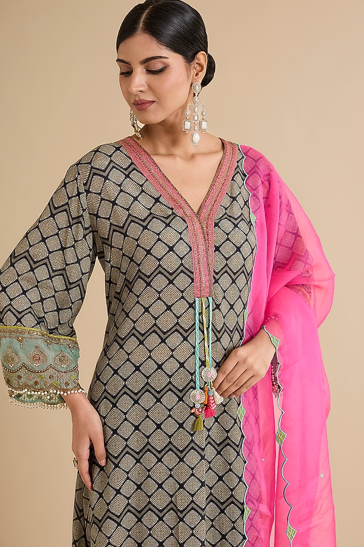 Black Crepe Printed Box-Pleated Kurta Set by Raji ramniq at Pernia's Pop Up Shop