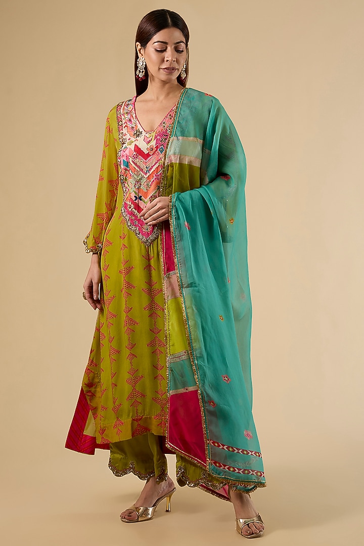 Yellow Modal Satin Printed Kurta Set by Raji Ramniq at Pernia's Pop Up Shop