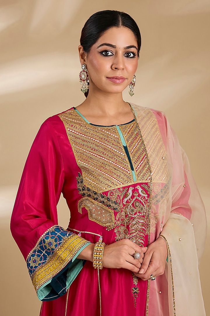 Red Silk Hand Embroidered Kurta Set by Raji ramniq at Pernia's Pop Up Shop