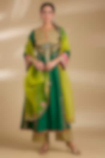 Green Silk Hand Embroidered Kurta Set by Raji ramniq at Pernia's Pop Up Shop
