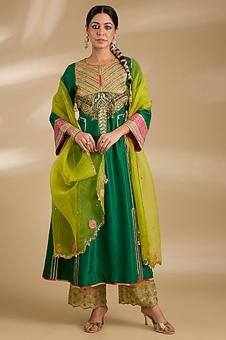 Green Silk Hand Embroidered Kurta Set by Raji ramniq
