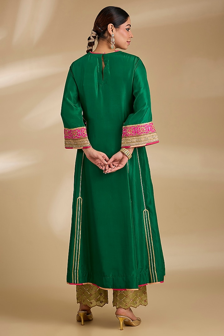 Green Silk Hand Embroidered Kurta Set by Raji ramniq at Pernia's Pop Up Shop