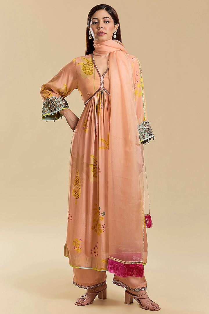 Peachish Pink Crepe Hand Embroidered Kurta Set by Raji Ramniq at Pernia's Pop Up Shop
