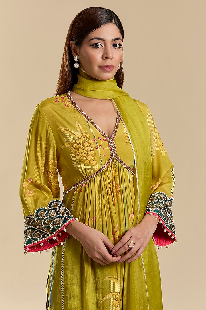 Lime Green Crepe Hand Embroidered Kurta Set by Raji Ramniq at Pernia's Pop Up Shop