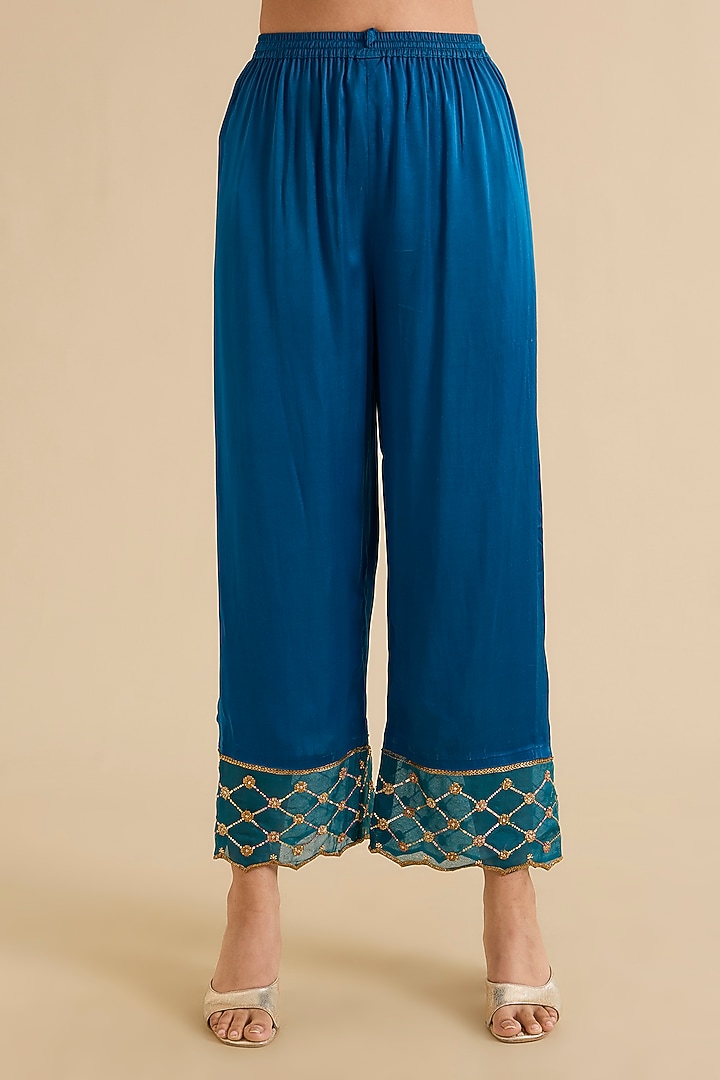 Yellow Crepe Printed Box-Pleated Kurta Set by Raji ramniq at Pernia's Pop Up Shop