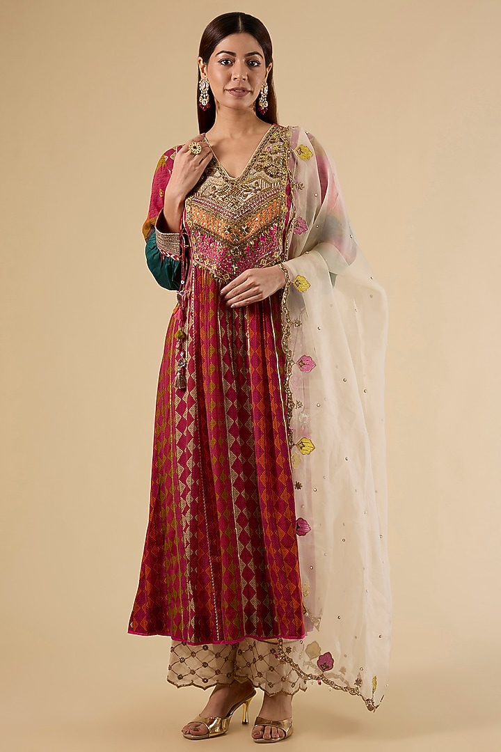 Red Crepe Hand Embroidered Kurta Set by Raji Ramniq at Pernia's Pop Up Shop