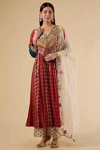 Red Crepe Hand Embroidered Kurta Set by Raji Ramniq