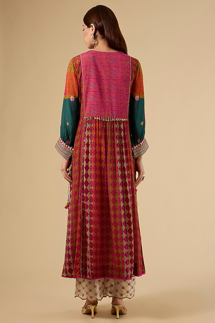 Red Crepe Hand Embroidered Kurta Set by Raji Ramniq at Pernia's Pop Up Shop