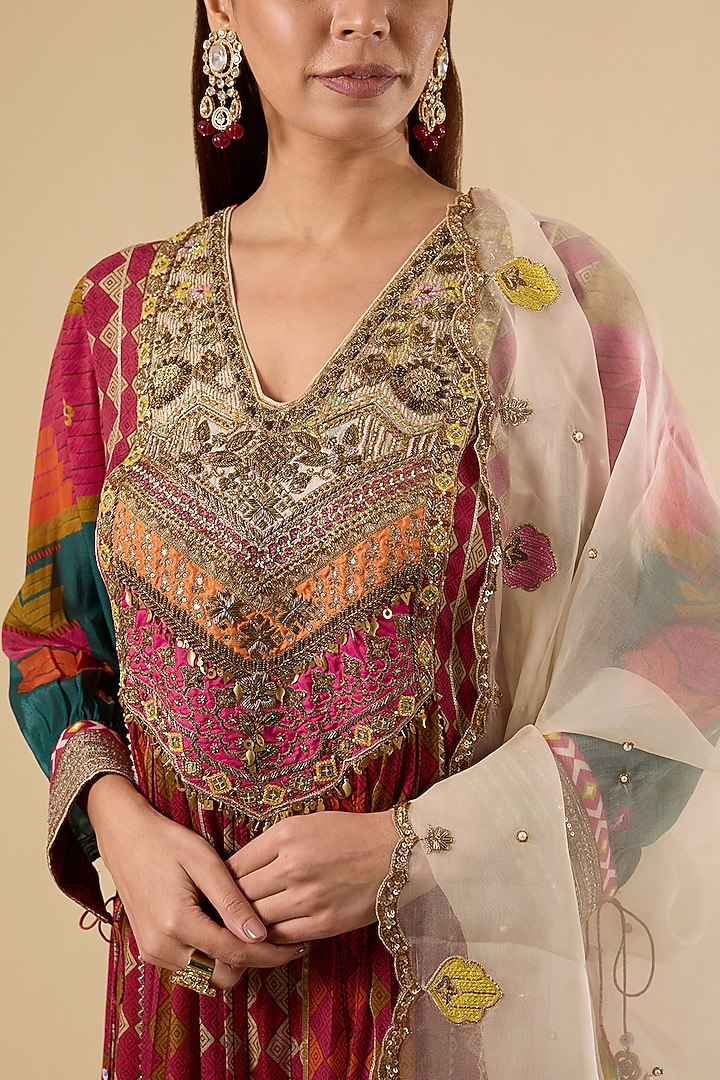 Red Crepe Hand Embroidered Kurta Set by Raji Ramniq at Pernia's Pop Up Shop